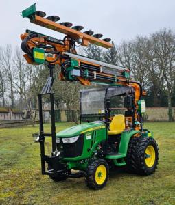 Élagueuse arrière d’arbres Galax 6000 sur tracteur John Deere 3039R